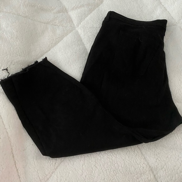 Levi’s Wedgie with frayed hems in crop length - Picture 3 of 3